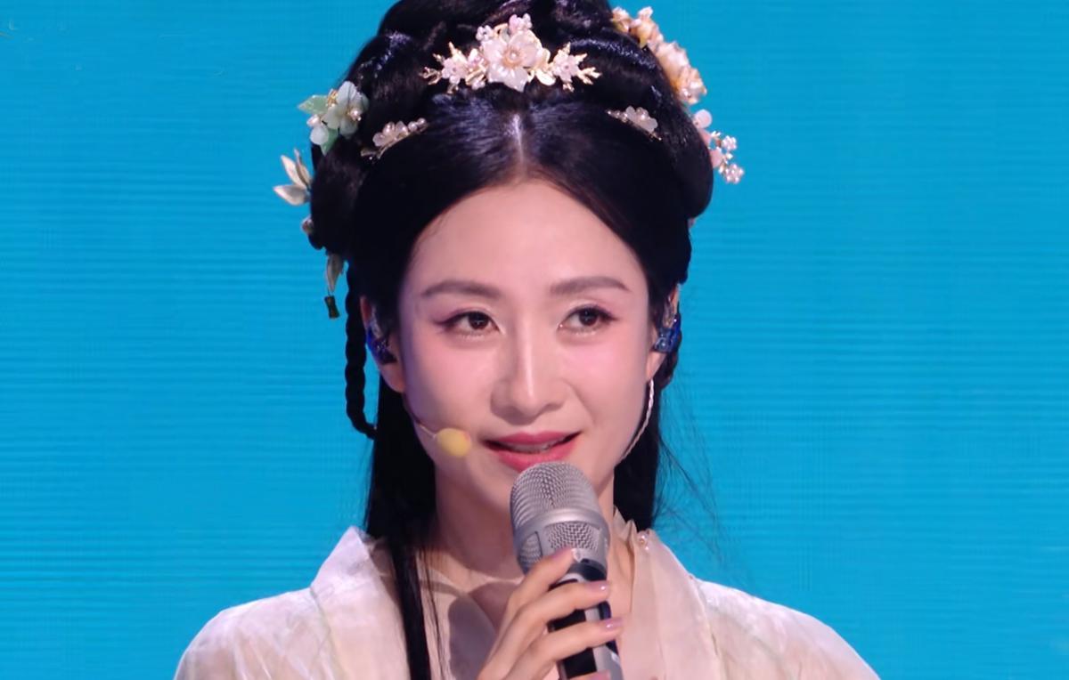 乐鱼app下载-陶昕然者来女被淘汰，她们的坦荡和体面，折射了《浪姐7》的不堪