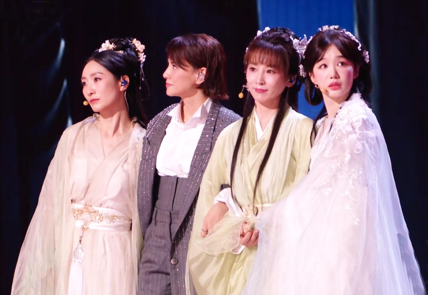乐鱼app下载-陶昕然者来女被淘汰，她们的坦荡和体面，折射了《浪姐7》的不堪