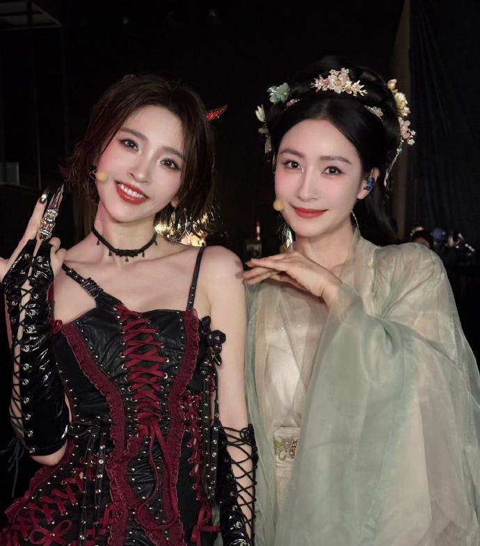 乐鱼app下载-陶昕然者来女被淘汰，她们的坦荡和体面，折射了《浪姐7》的不堪