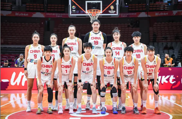 乐鱼-一战打出顶级3D！正负值+24断层领先，球迷：中国女篮的特科格鲁