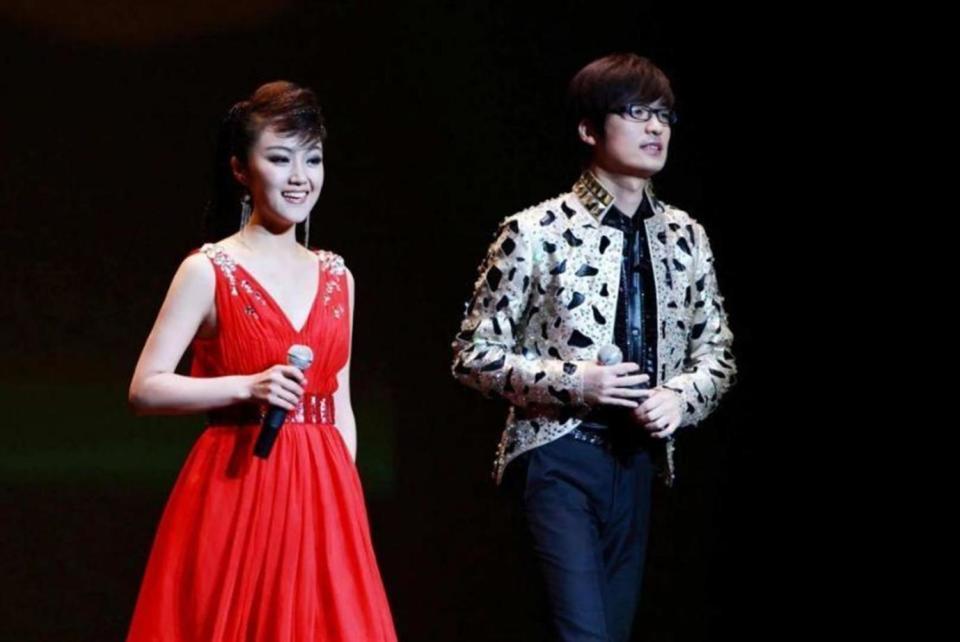 乐鱼官方入口-玖月奇迹离婚7年,王小玮近况曝光,43岁无婚无育,发福显老